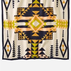 The bold graphics of our Pilot Rock pattern make this oversized square s…